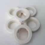 نمای نزدیک از چسب کاغذی مژه رولی مخصوص کاشت و لیفت مژه
